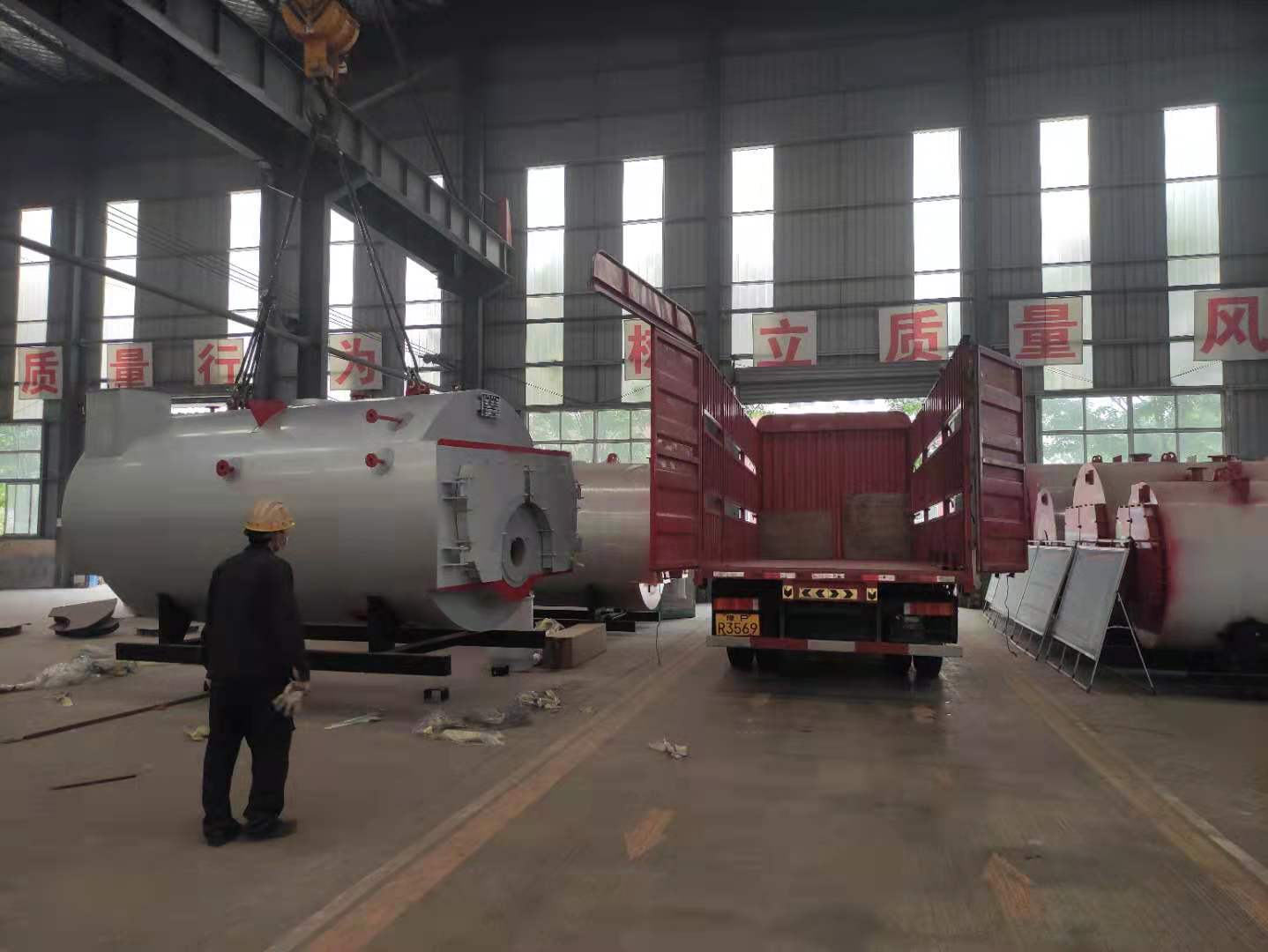 3吨一体冷凝天燃气蒸汽锅炉发往丽江古城(图2) 3吨一体冷凝天燃气蒸汽锅炉发往丽江古城(图2)