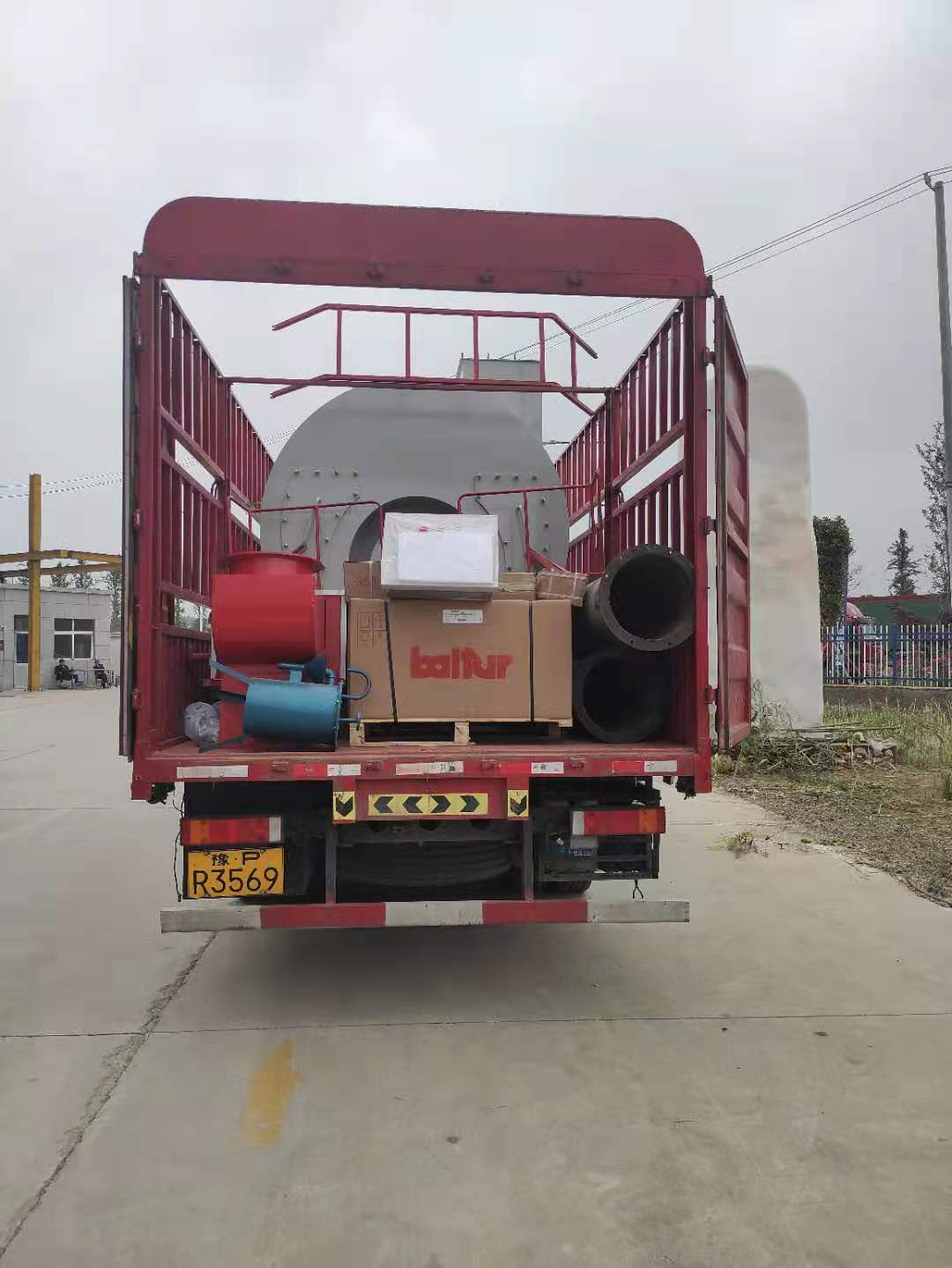 3吨一体冷凝天燃气蒸汽锅炉发往丽江古城(图3) 3吨一体冷凝天燃气蒸汽锅炉发往丽江古城(图3)